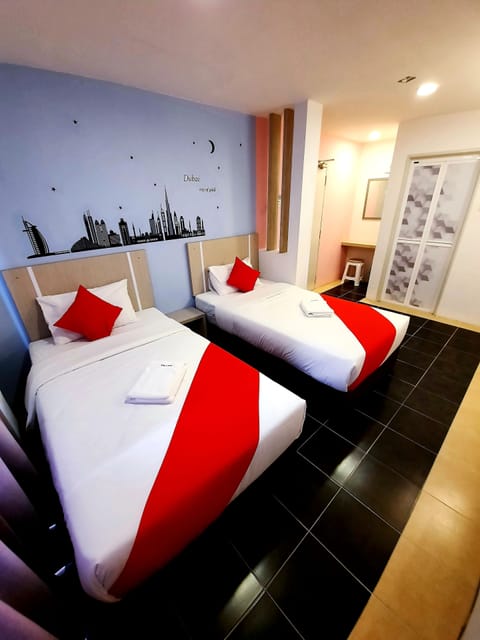 Deluxe Twin Room | Desk, soundproofing, free WiFi, bed sheets