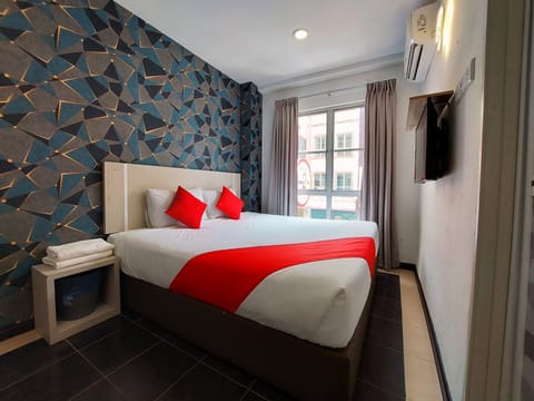 Superior Double Room, 1 King Bed | Desk, soundproofing, free WiFi, bed sheets