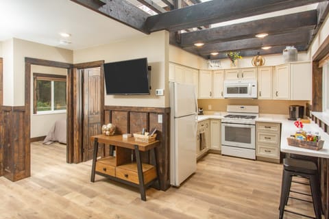 Pine Cottage | Private kitchen | Full-size fridge, microwave, oven, stovetop