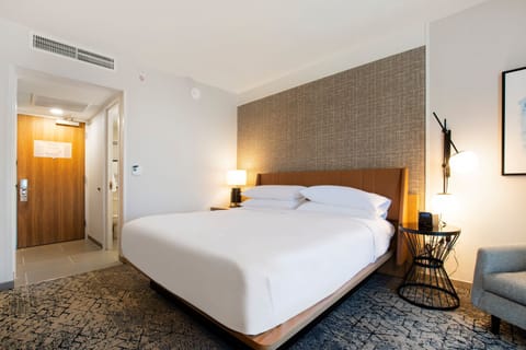 Executive Suite, 1 Bedroom | Premium bedding, in-room safe, desk, blackout drapes