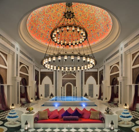 Couples treatment rooms, sauna, hot tub, steam room, Turkish bath