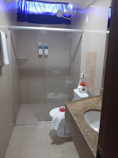 Standard Double Room | Bathroom | Shower, free toiletries, hair dryer, towels