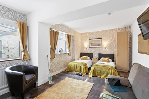 Deluxe Double Room, Garden View (Room 14) | Hypo-allergenic bedding, iron/ironing board, free WiFi, bed sheets