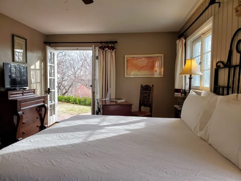 Hideaway Room  | Premium bedding, pillowtop beds, individually decorated