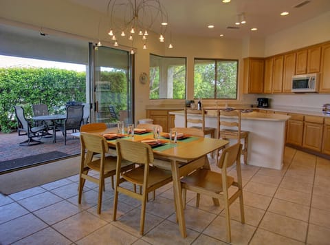 Sliders open to create indoor / outdoor experience