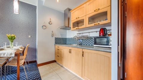 Apartment (A 49 with the sea view) | Private kitchenette | Fridge, stovetop, electric kettle, cookware/dishes/utensils