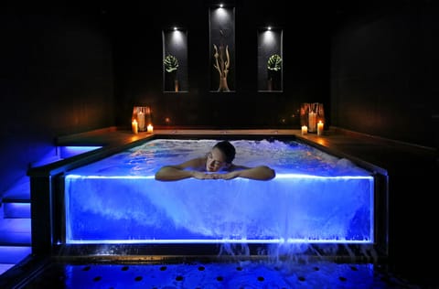 Couples treatment rooms, Turkish bath, body treatments