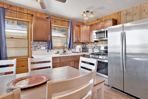 Cabin, Multiple Beds, Patio, Mountain View (109) | Private kitchen | Coffee/tea maker