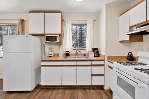 Cabin, Multiple Beds, Patio, Mountain View (111) | Private kitchen | Coffee/tea maker