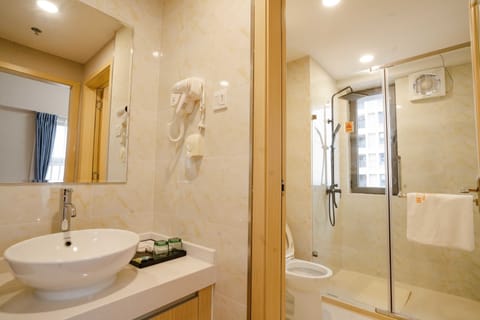Family Suite, Multiple Beds | Bathroom | Shower, rainfall showerhead, designer toiletries, hair dryer