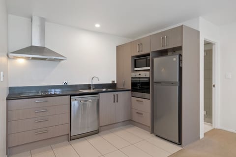 One Bedroom Pacific Suite  | Private kitchen | Fridge, microwave, electric kettle
