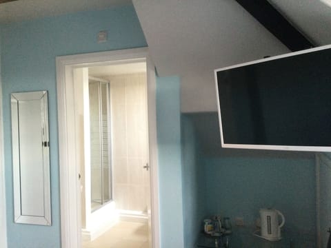 Double Room, Ensuite (Small)