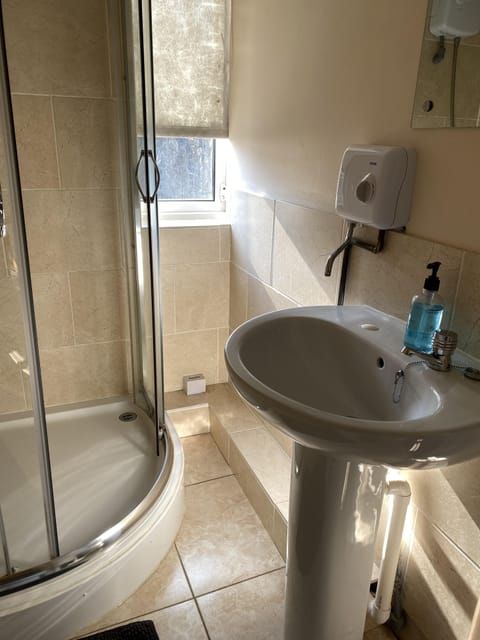Double Room, Ensuite | Bathroom | Towels