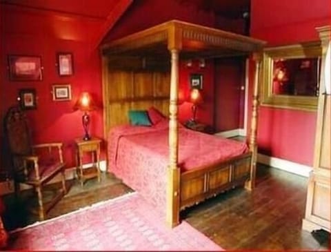 Double Room, Ensuite (The Fagin Room)