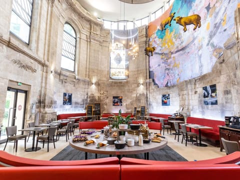 Daily buffet breakfast (EUR 20 per person)