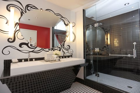 Junior Suite, 2 Queen Beds | Bathroom | Shower, designer toiletries, hair dryer, towels
