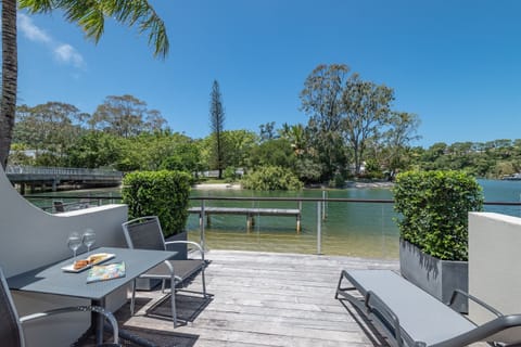 Waterview Apartment | Terrace/patio