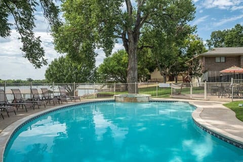 Welcome to Azure Relaxin' 1!