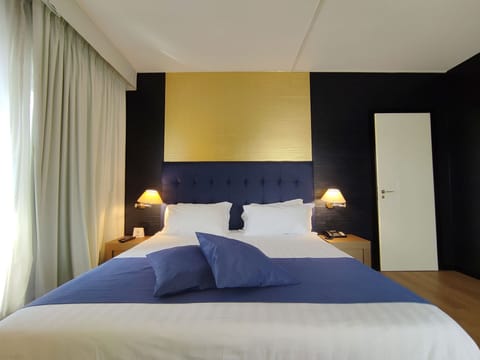 Junior Suite | Premium bedding, pillowtop beds, minibar, in-room safe