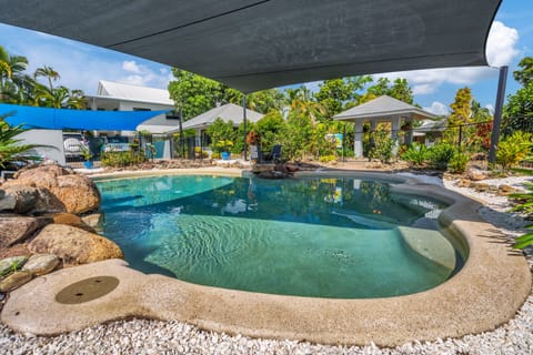 2 outdoor pools, sun loungers