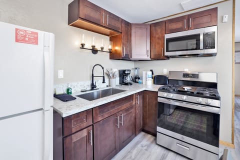 Cabin, Multiple Beds, Hot Tub, Mountain View (110) | Private kitchen | Coffee/tea maker