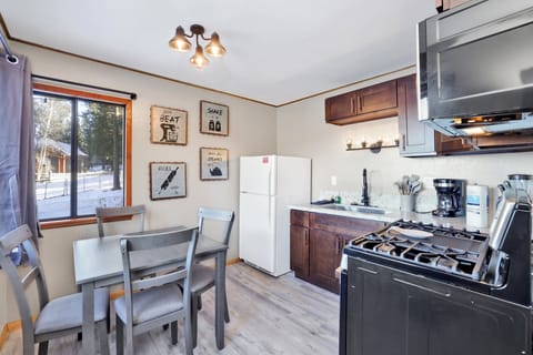 Cabin, Multiple Beds, Hot Tub, Mountain View (110) | Private kitchen | Coffee/tea maker