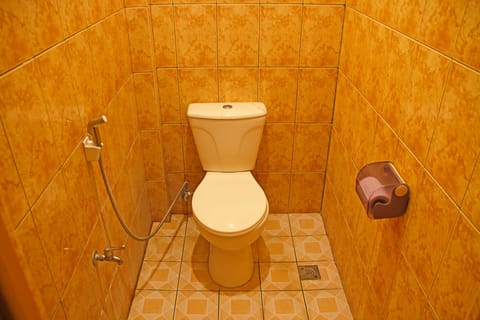 Gorei Bungalow  | Bathroom | Shower, free toiletries, hair dryer, towels