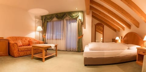 Minibar, in-room safe, desk, blackout drapes