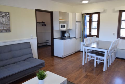 Cottage, 3 Bedrooms, Sauna (6 Adults) | Living area