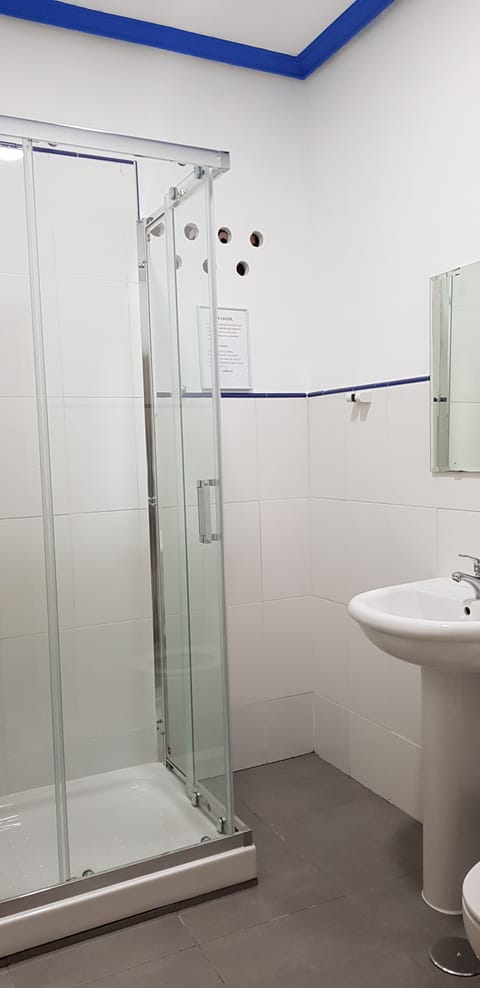 Twin Room, Shared Bathroom | Bathroom | Shower, towels, soap, shampoo