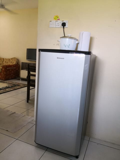 Deluxe Double Room | Mini-refrigerator