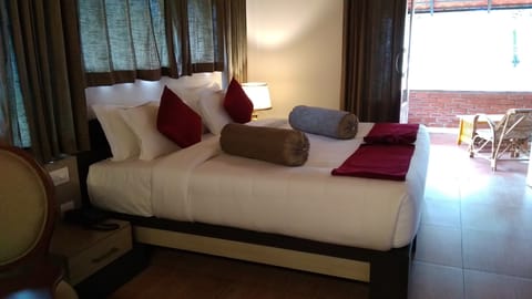 Premium Room | Egyptian cotton sheets, premium bedding, pillowtop beds, free minibar