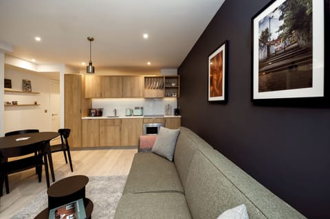 Wilde One-Bedroom Open-Plan | Private kitchenette | Oven, stovetop, dishwasher, espresso maker