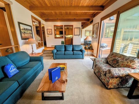 Charming alpine-style lounge