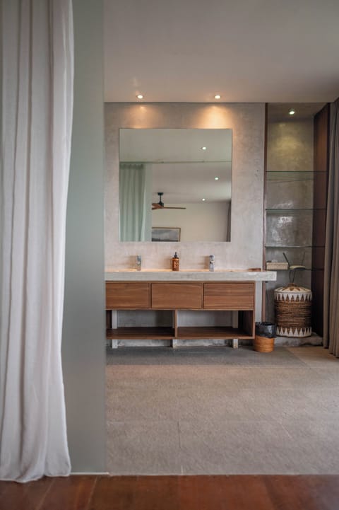 Luxury Villa, 4 Bedrooms, Private Pool, Beach View | Bathroom | Shower, rainfall showerhead, free toiletries, hair dryer