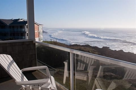 Beautiful Top Floor Views from the Deck