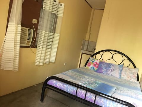 Triple Room, Private Bathroom | Soundproofing, rollaway beds, free WiFi, bed sheets