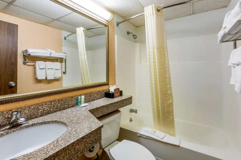 Room, 2 Double Beds, Non Smoking | Bathroom | Bathtub, free toiletries, hair dryer, towels