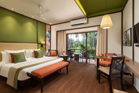 River Facing Deluxe Room with Balcony | Egyptian cotton sheets, premium bedding, minibar, in-room safe