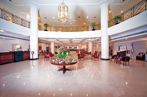 Lobby lounge