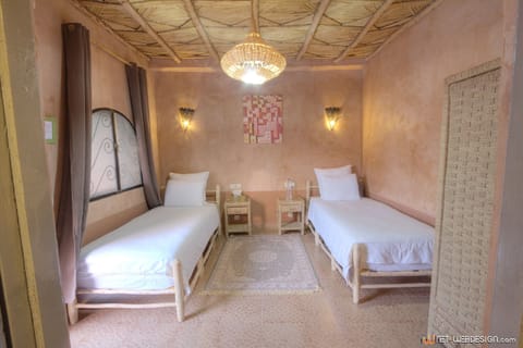 Standard Twin Room, Ensuite, Pool View | WiFi, bed sheets