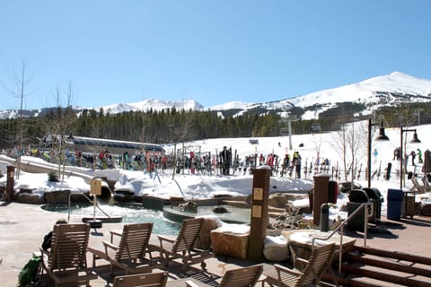 Grand Lodge on Peak 7, ski-in/ski-out to the Independence Chair