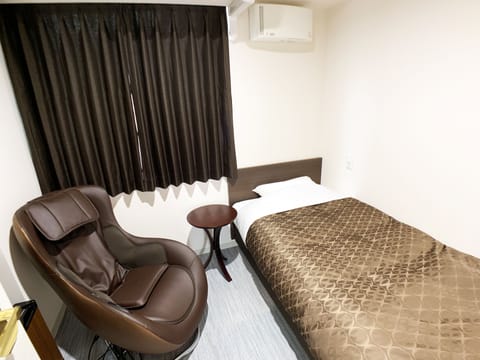 Economy Single Room, Men only | Desk, free WiFi, bed sheets