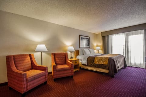 Suite, 1 King Bed, Non Smoking, Kitchen | Premium bedding, pillowtop beds, in-room safe, desk