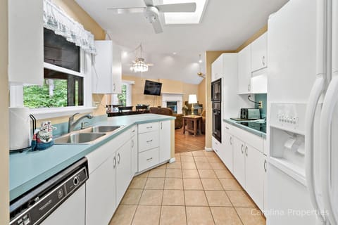 Fully functional kitchen