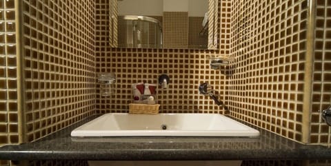 Junior Suite, 1 Bedroom, Balcony | Bathroom sink