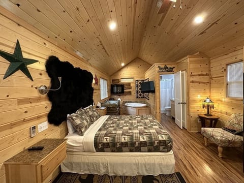 Cabin, 1 Queen Bed, Non Smoking, Jetted Tub | Premium bedding, individually decorated, individually furnished