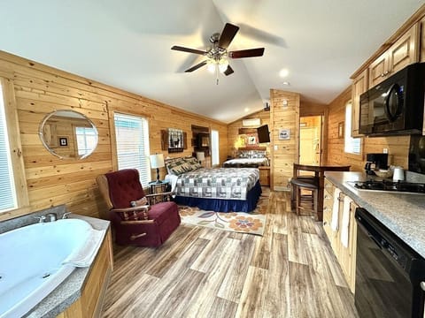 Deluxe Cabin, Multiple Beds, Non Smoking, Jetted Tub | Premium bedding, individually decorated, individually furnished