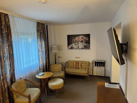 Minibar, in-room safe, desk, laptop workspace