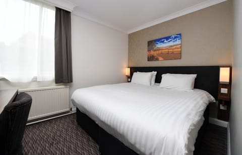 Double Room | Desk, iron/ironing board, free cribs/infant beds, free WiFi